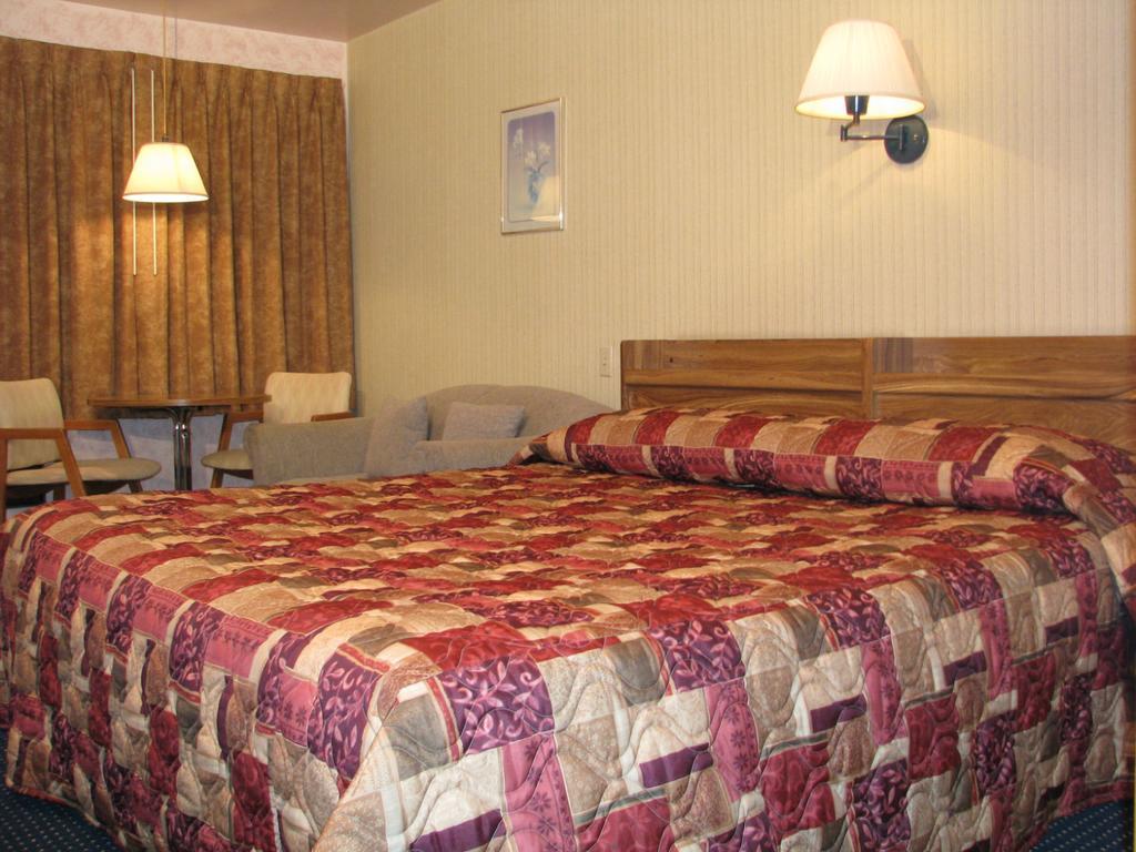 Motel St Moritz Sainte-Agathe-des-Monts Dış mekan fotoğraf